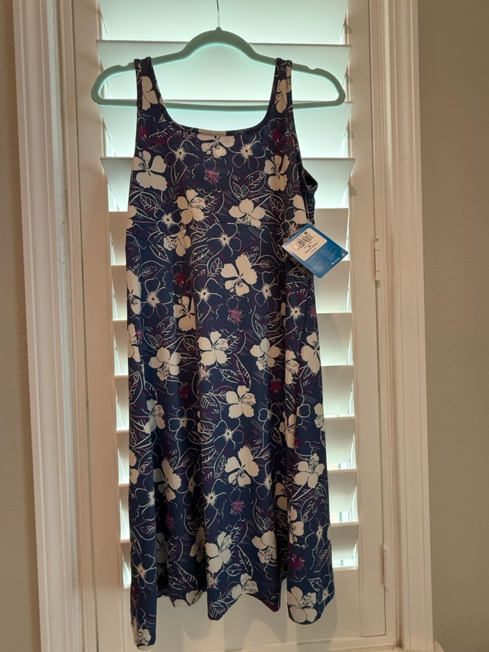 Columbia PFG Freezer III Floral  Dress M NWT UPF 50 Omni Freeze